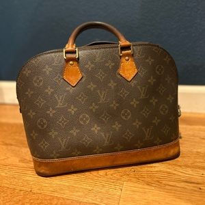 Alma MM Louis Vuitton Hand Bag